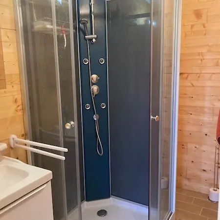 Houdarling Chalet Et Spa Hammam Jacuzzi Et Sauna Nimes Exterior photo